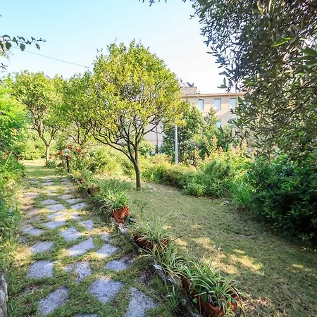 Con Splendido Giardino Varazze